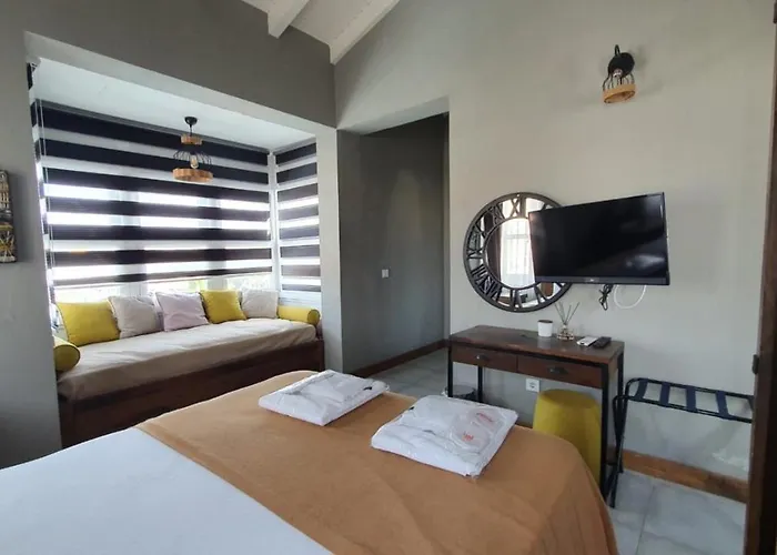 Signature Hotel