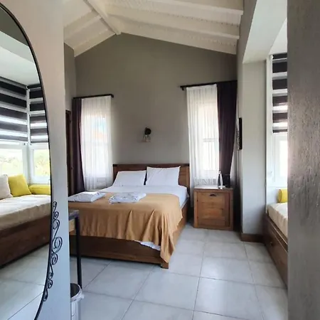 Signature Hotel *